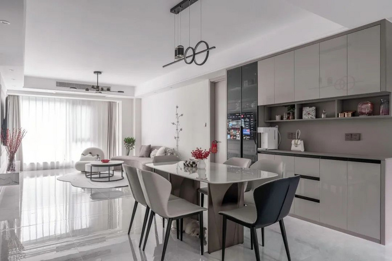 111�O��ɫ���ͷ磬�����ǳɫϵװ����ĳ���������