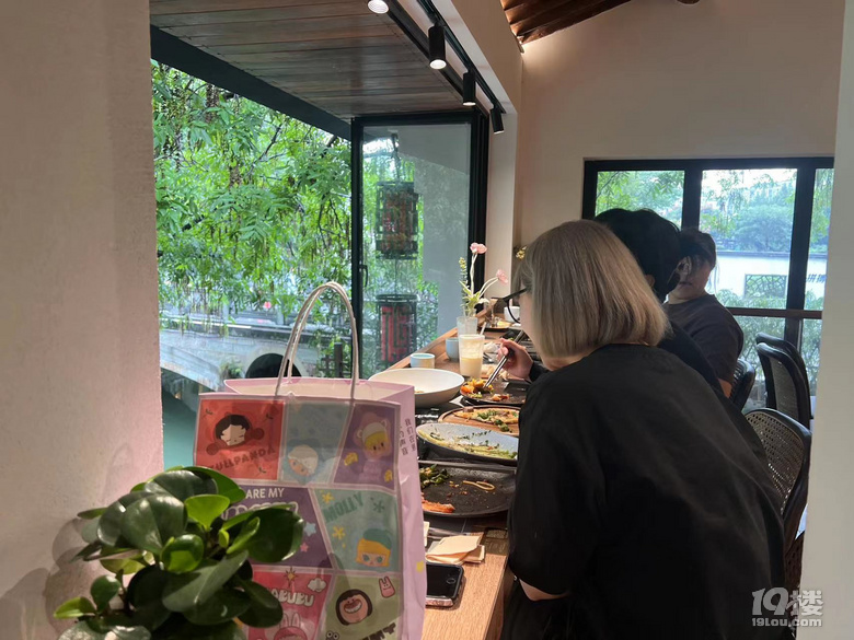 小河直街——一秒到了真江南