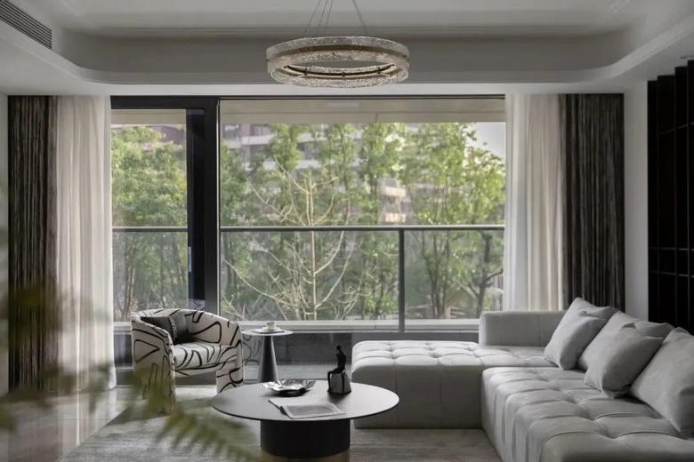 160�O�ִ���װ�ޣ����������˼�߹�����߼��е�ʱ��֮�ң�