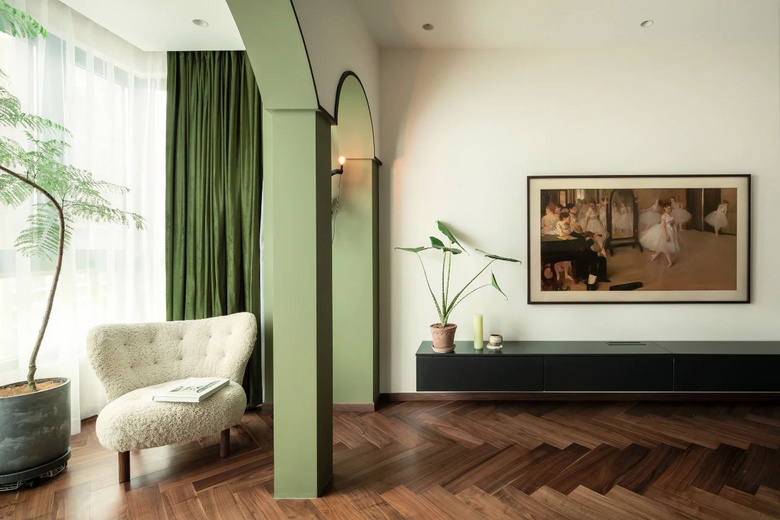 ����ɫ��+����+�ٱ�Ԫ�ع������¼ң����������󸴹ŷ���ը��