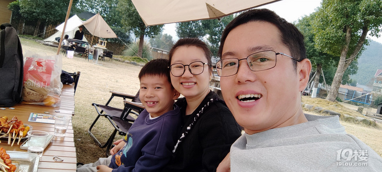 一家三口的亲子周末，鸬鸟镇布达羊农场里，美丽山水里的陪伴时光