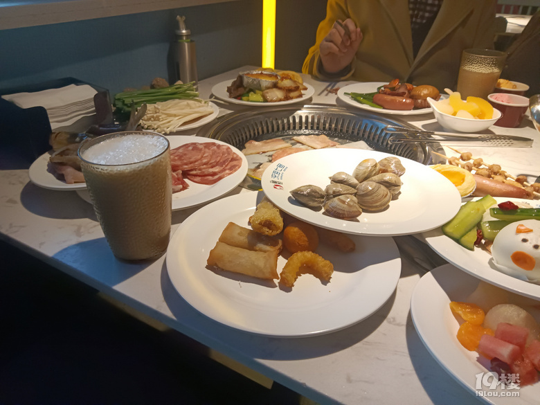 美食自助餐