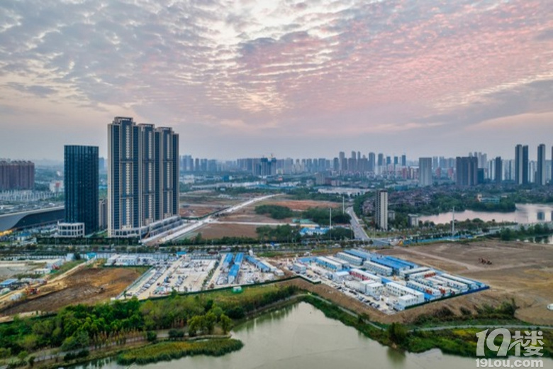 ��̩����������վ�����µ���ü����������Ų�������