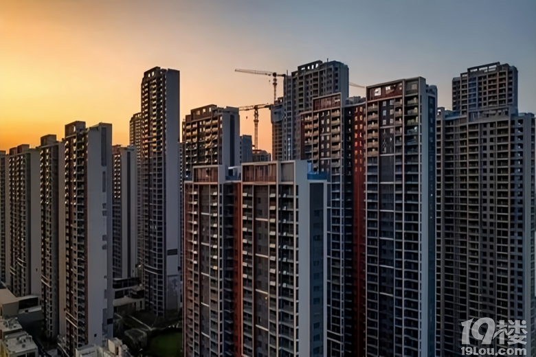 ��������ӭ������г����������У������ڻ�������