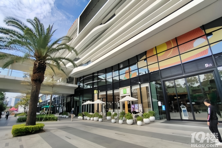 ��������ӭ������г����������У������ڻ�������