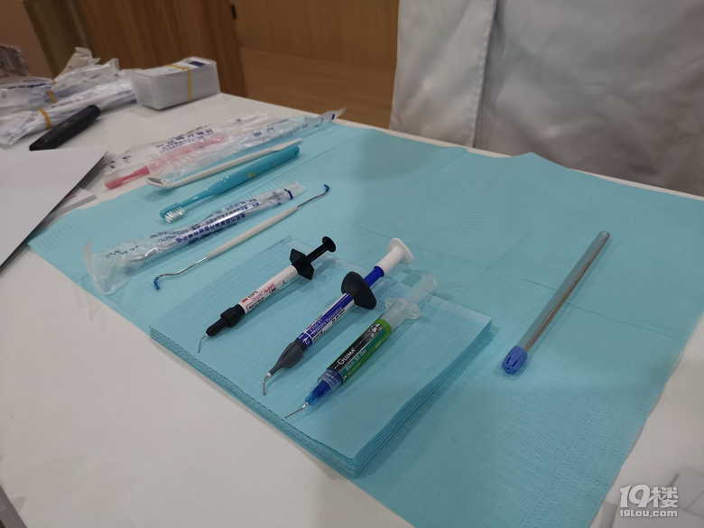 美奥口腔小小牙医活动，小朋友的龋齿率家长可得重视呀