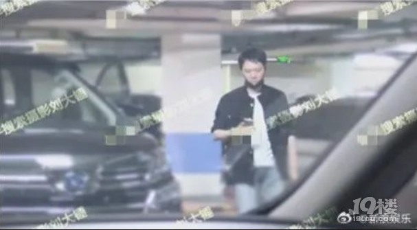 冯绍峰被曝夜会两女？工作室回应