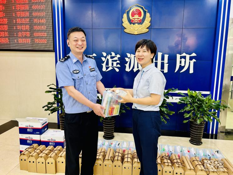 致敬高溫下的堅(jiān)守者 浦發(fā)銀行杭州分行清涼一夏公益活動暖人心