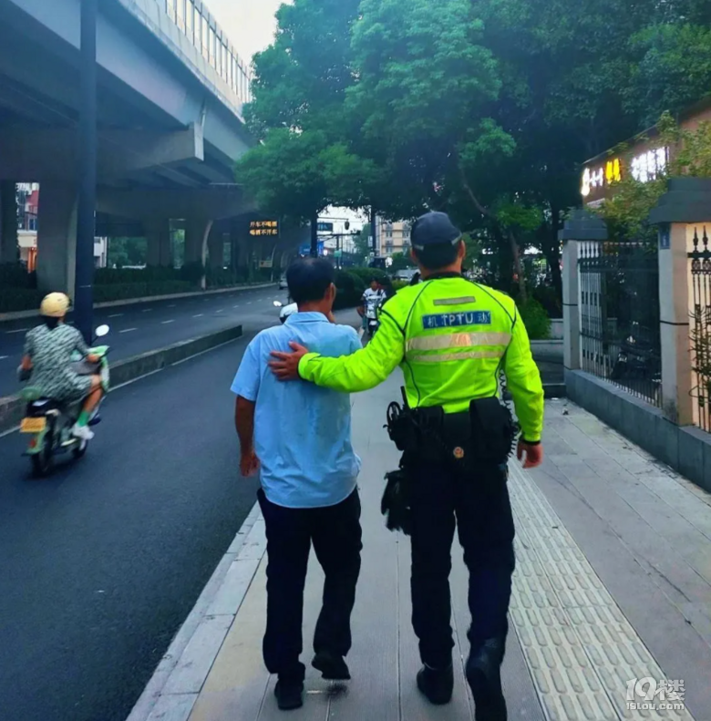 “杭州哪里吃飯便宜?”男子街頭崩潰求助,結(jié)局太暖