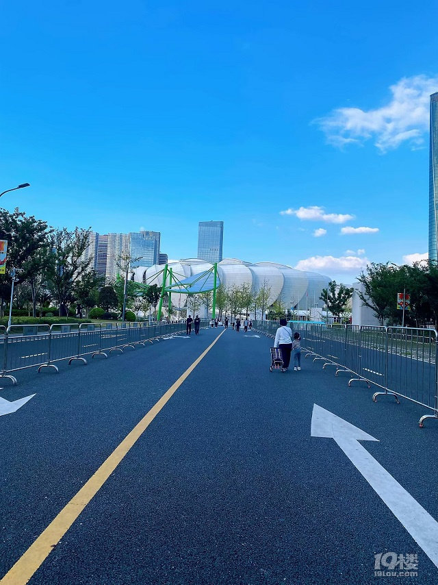 成长日记（二十九）之2024.10（奥体中心、三墩庙前街）