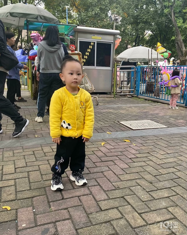 一家三口玩转工作日的北山街迪士尼