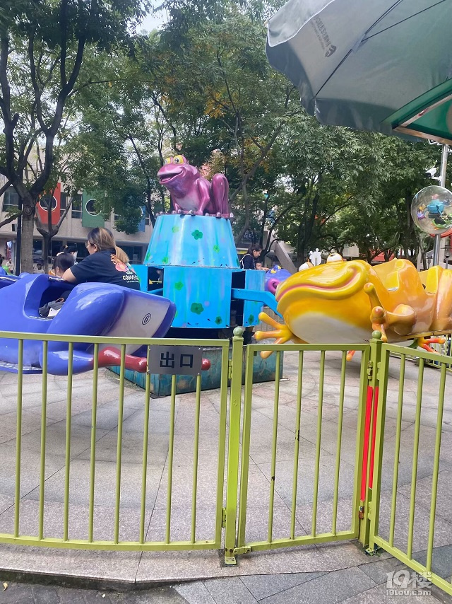 一家三口玩转工作日的北山街迪士尼
