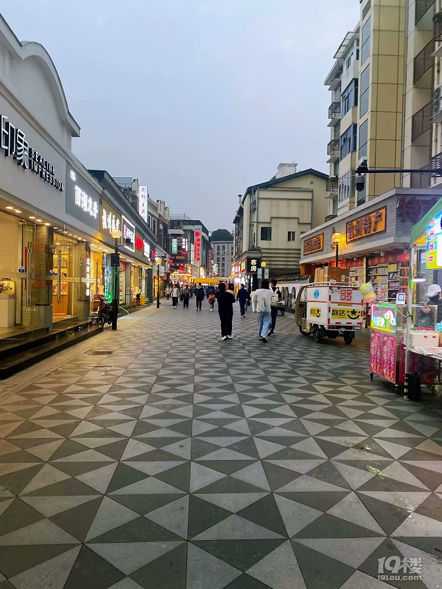 一家三口玩转工作日的北山街迪士尼