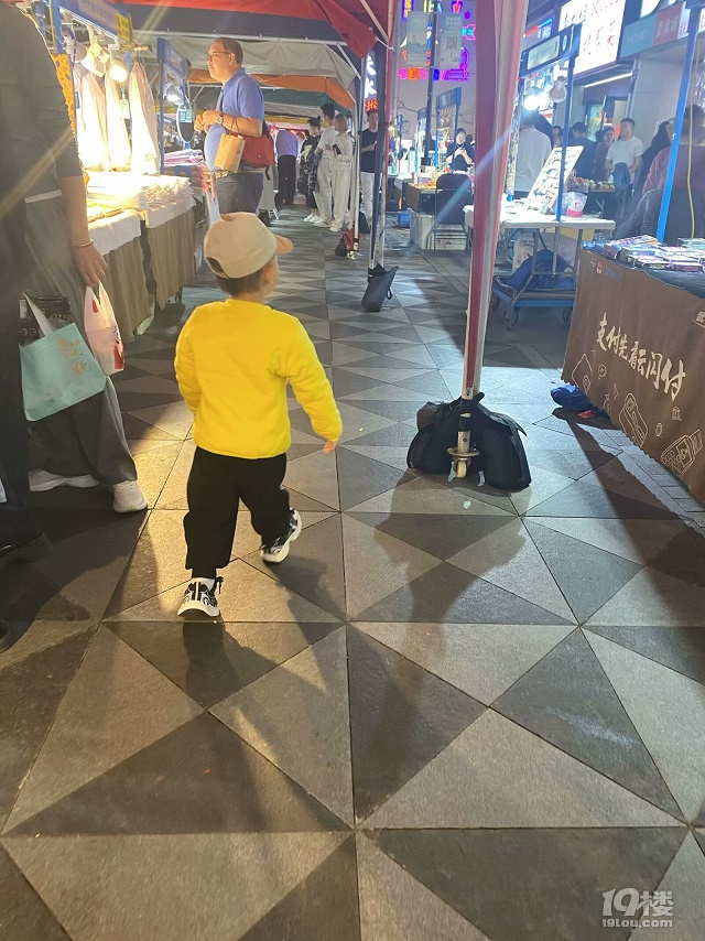 一家三口玩转工作日的北山街迪士尼