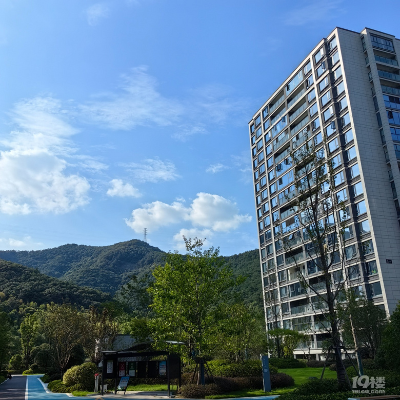 杭州萧山河上镇精装全配89方三室二厅二卫首次出租