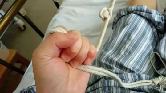 切肺之前,我拿出当年临摹的解剖图学习了一下