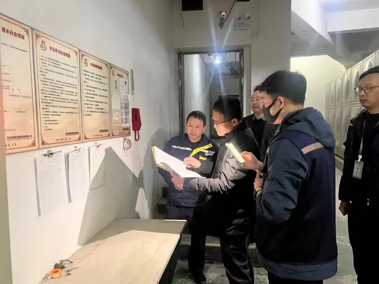 送福迎新春 同心護安寧 公租房小區(qū)開展走訪慰問和節(jié)前檢查