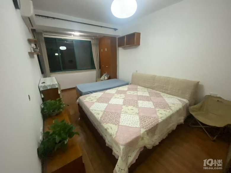 一室一厅 46方 第一次出租 随时看房 3000