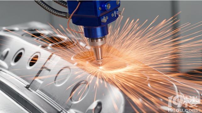 �����ӹ���е������ҵ���������ۺ�Ӫ������