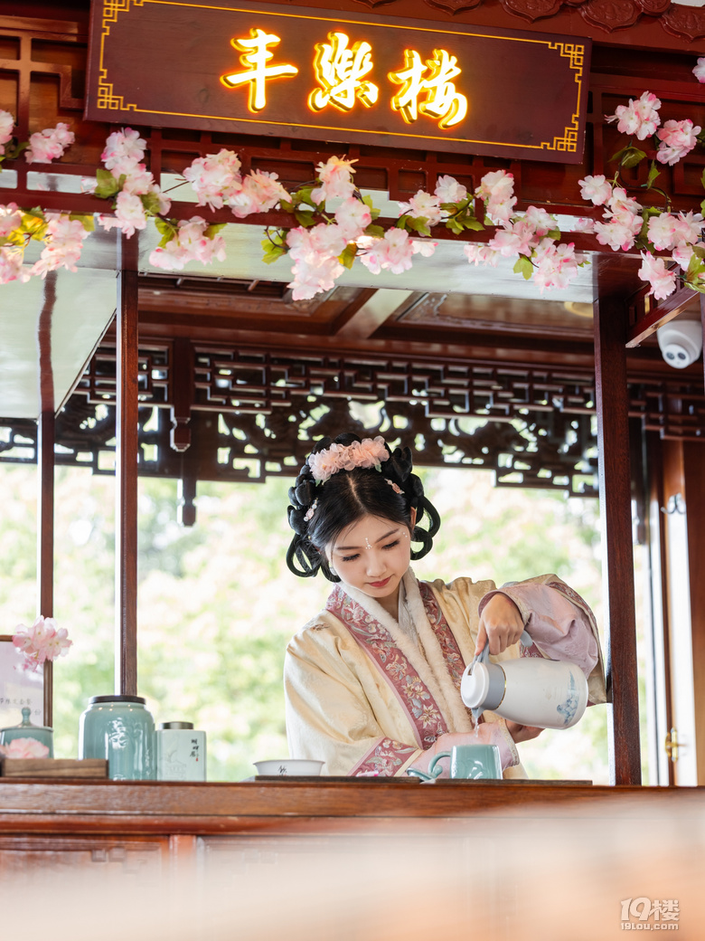 化身花神女孩!西湖游船“宋韻花朝·女神專線”限時(shí)啟航