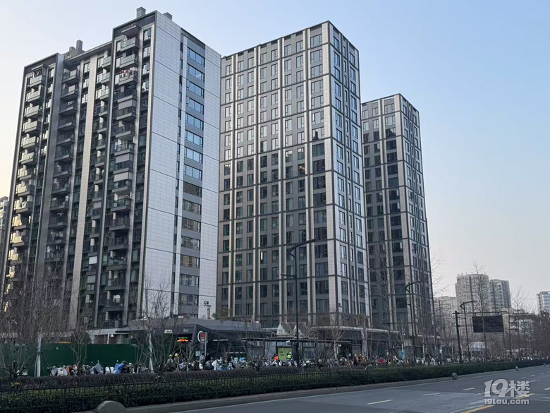 房東放飛自我,杭州37.8萬/㎡的二手房出現(xiàn)了?