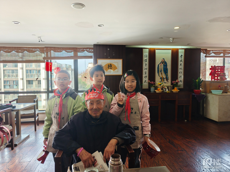 春日敬老傳孝心,紅領(lǐng)巾安暖相伴情——杭州采荷第一小學(xué)教育集團(tuán)