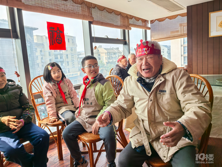 春日敬老傳孝心,紅領(lǐng)巾安暖相伴情——杭州采荷第一小學(xué)教育集團(tuán)