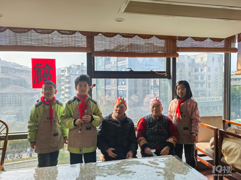 春日敬老傳孝心,紅領(lǐng)巾安暖相伴情——杭州采荷第一小學(xué)教育集團(tuán)