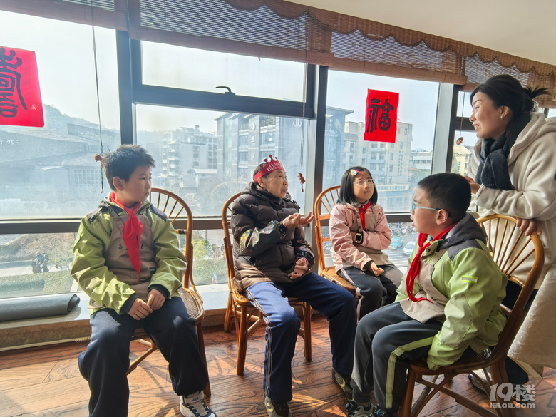 春日敬老傳孝心,紅領(lǐng)巾安暖相伴情——杭州采荷第一小學(xué)教育集團(tuán)