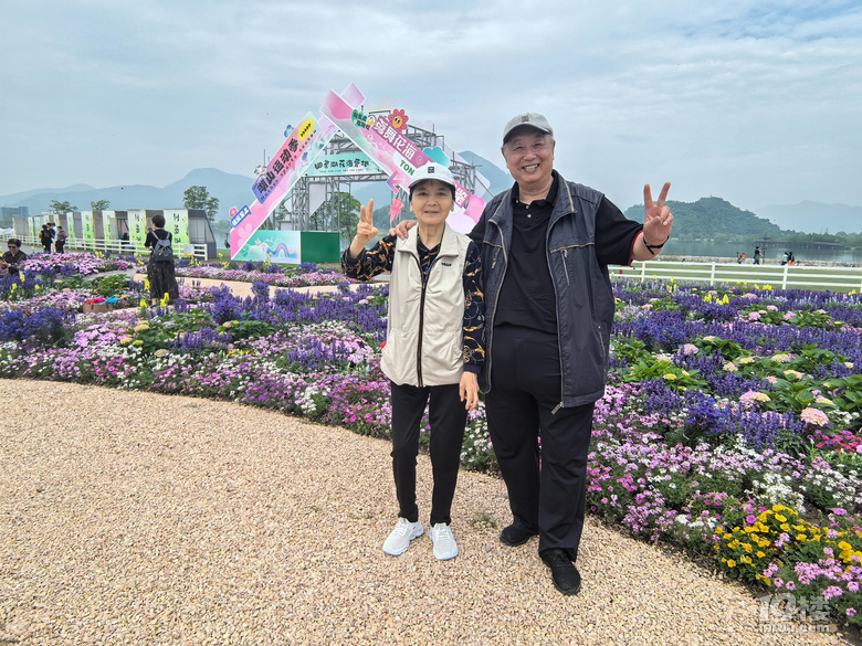 打卡铜鉴湖花海