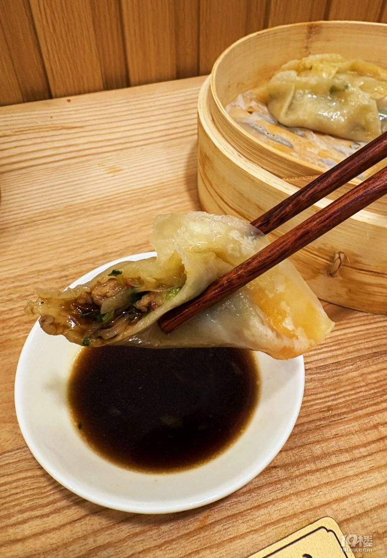 开业不到半个月的芋头饺，老板忙到下不了班