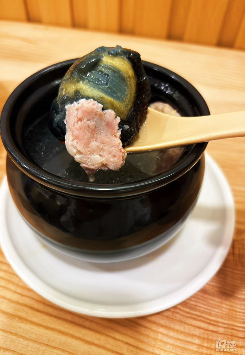 开业不到半个月的芋头饺，老板忙到下不了班