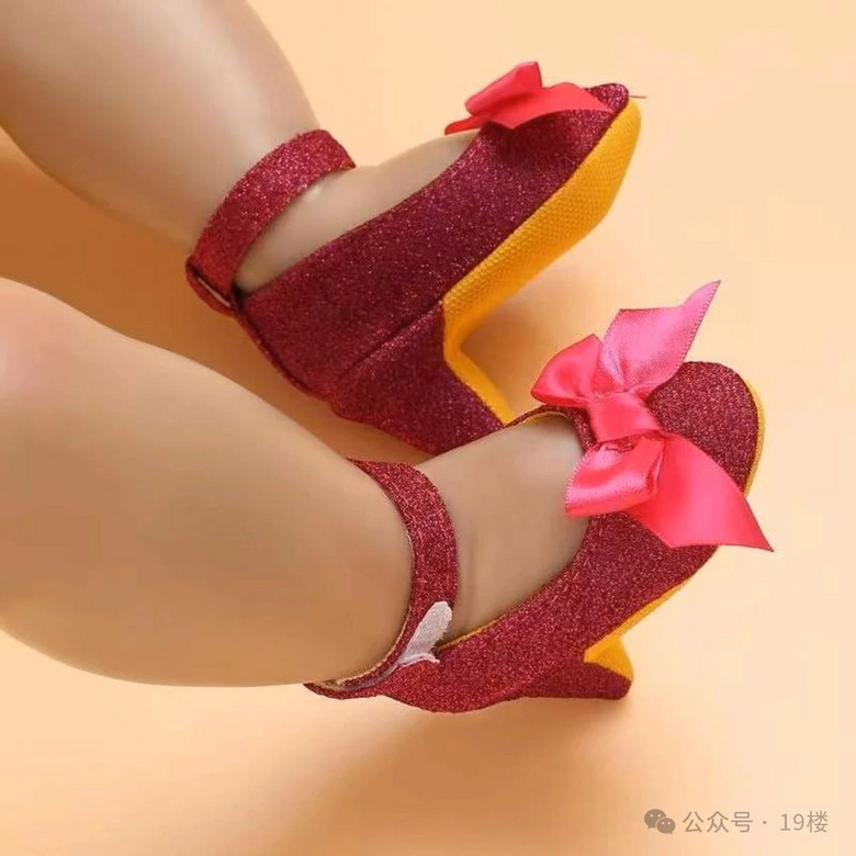 嬰幼兒也穿上高跟鞋了?有網(wǎng)店銷量上萬……骨科醫(yī)生這么說