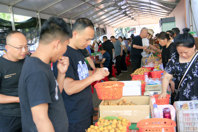 衢州市移动市集枇杷街2