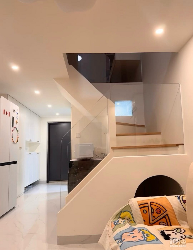 杭州下沙整租loft一室一厅特价1550