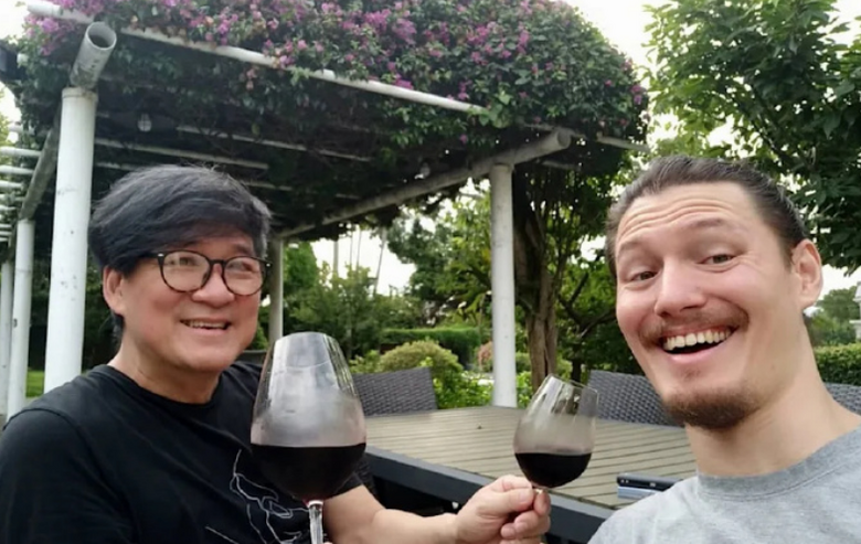 周华健儿子周厚安结婚，首次公开与妻子婚礼照