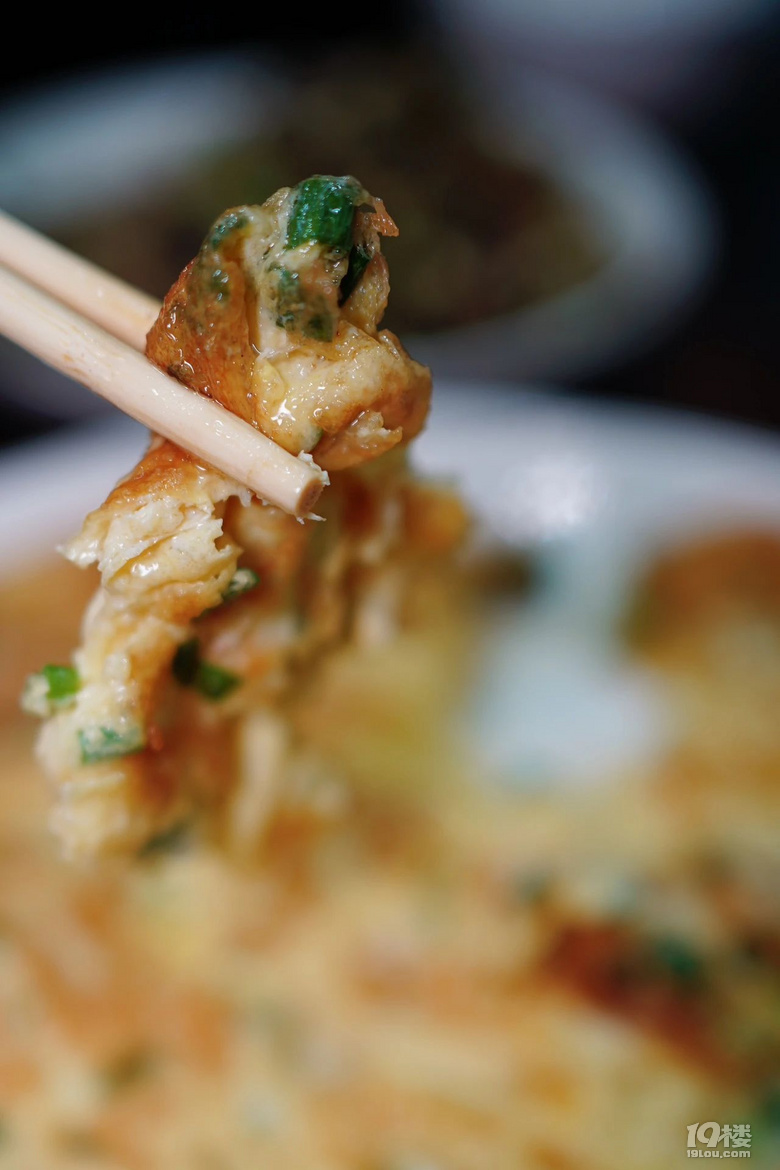 在街邊小店,吃到現(xiàn)殺現(xiàn)燒的酸菜魚
