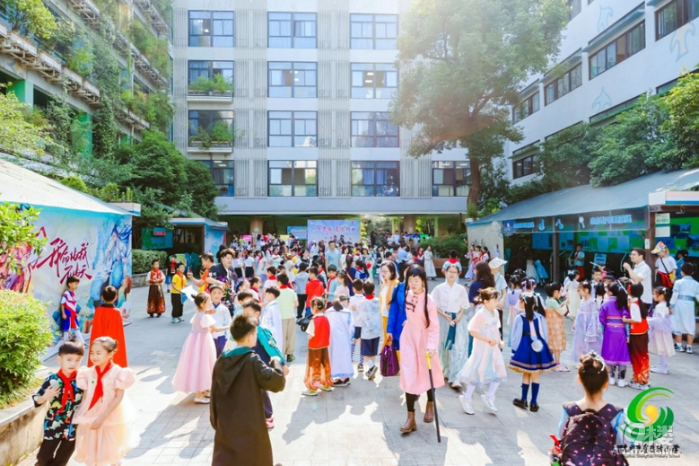 动漫奇遇 重温经典 省府路小学变为动漫贸易空间