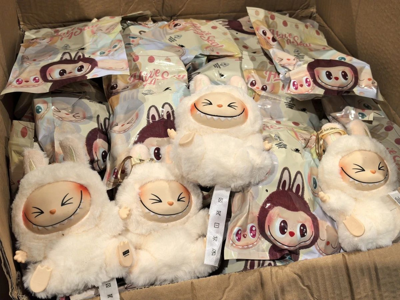 徹底爆火!太難買了!海關(guān)扣留了上萬個高仿,數(shù)量仍在增加……