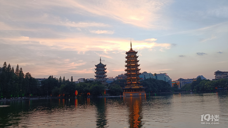 盛夏时的桂林游山玩水钻洞洞