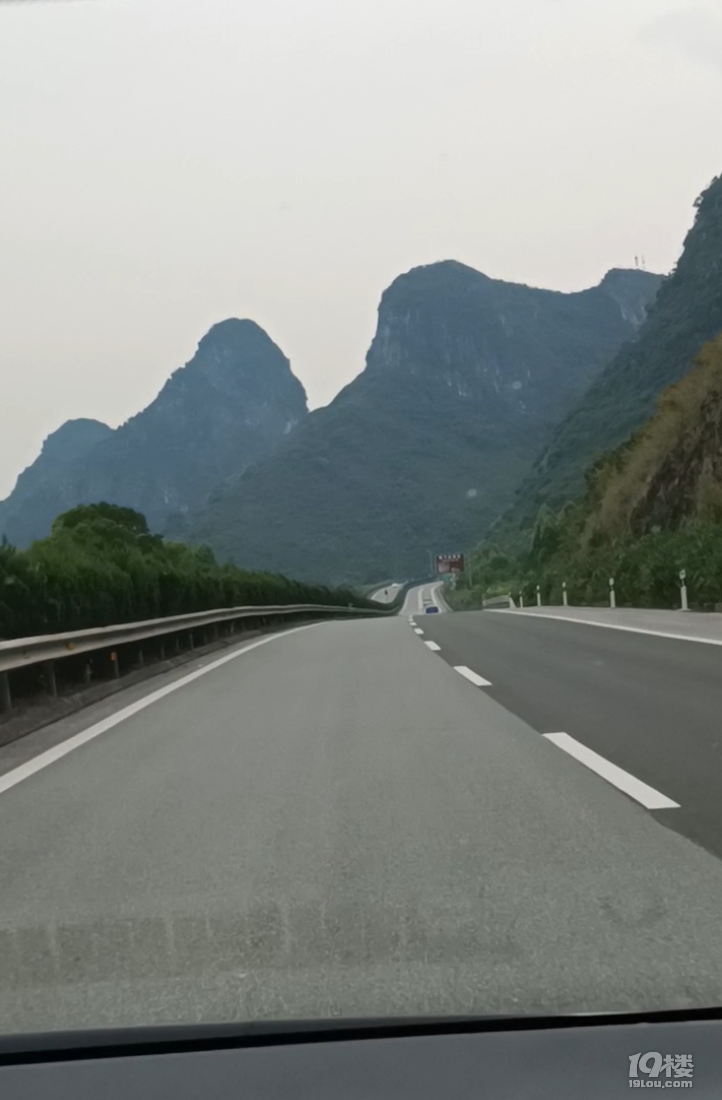 盛夏时的桂林游山玩水钻洞洞