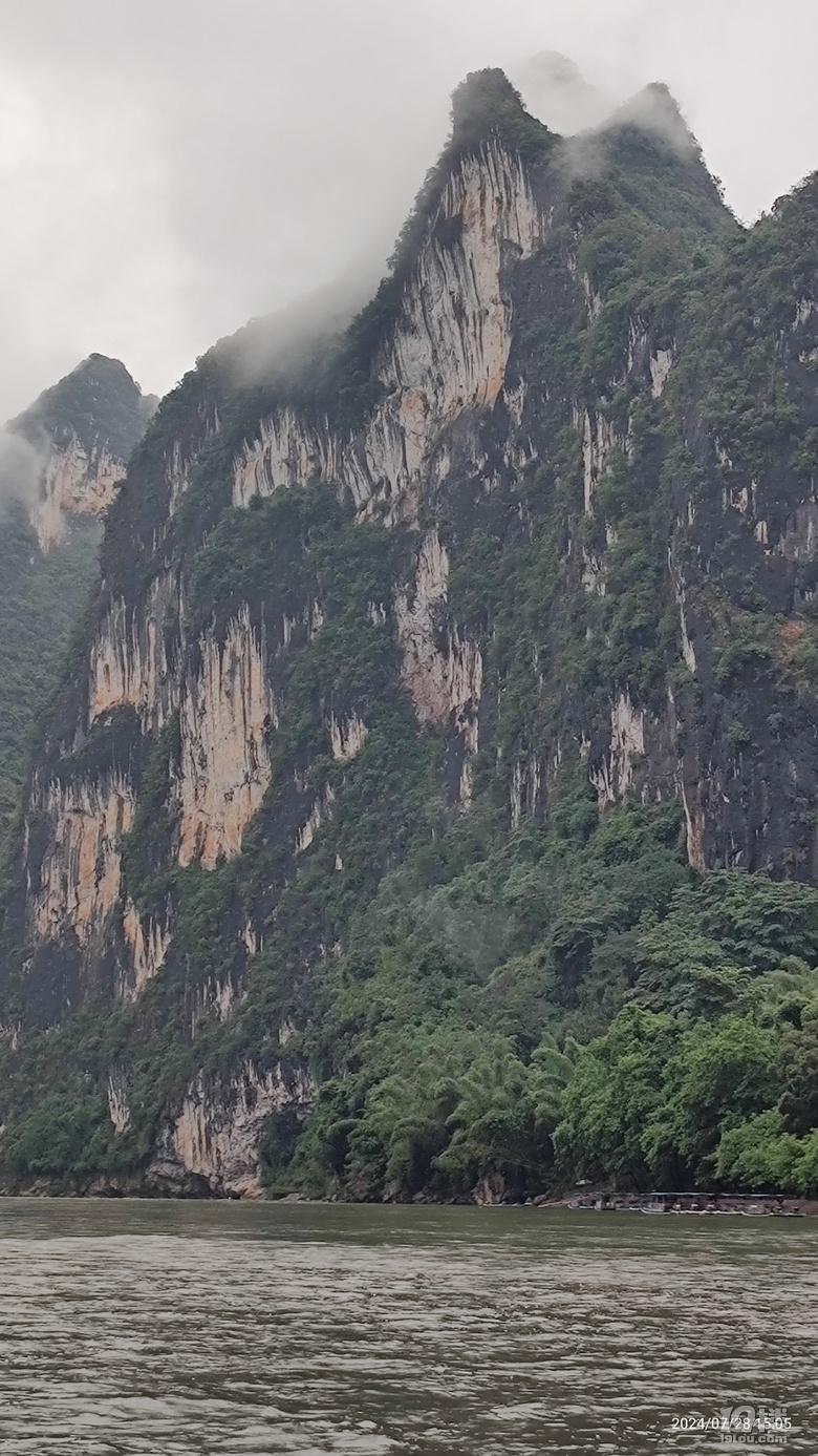 盛夏时的桂林游山玩水钻洞洞