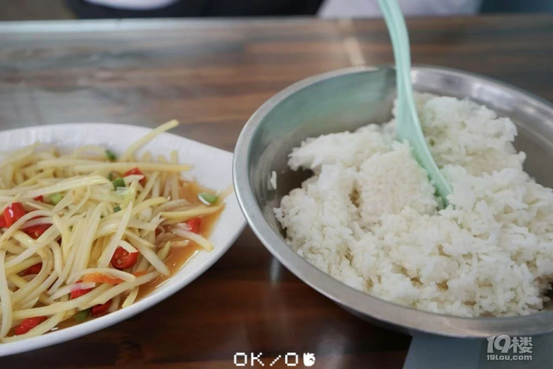 大学城旁的热炒店,果然有两把刷子