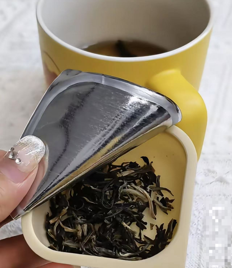 知名茶飲被曝喝出青蛙,當(dāng)事人:太惡心了,差點喝進嘴里