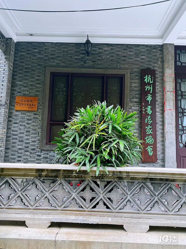 e亼ǴС