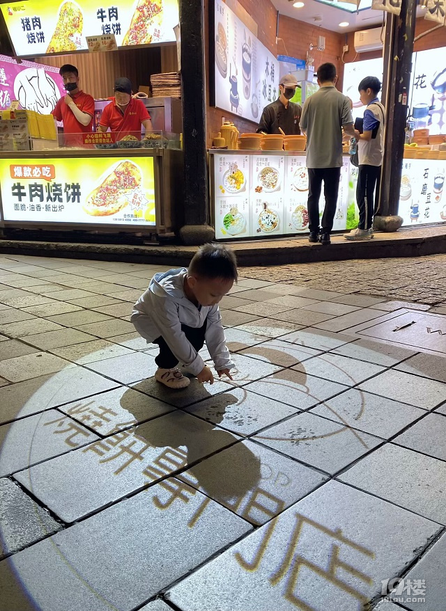 e亼ǴС