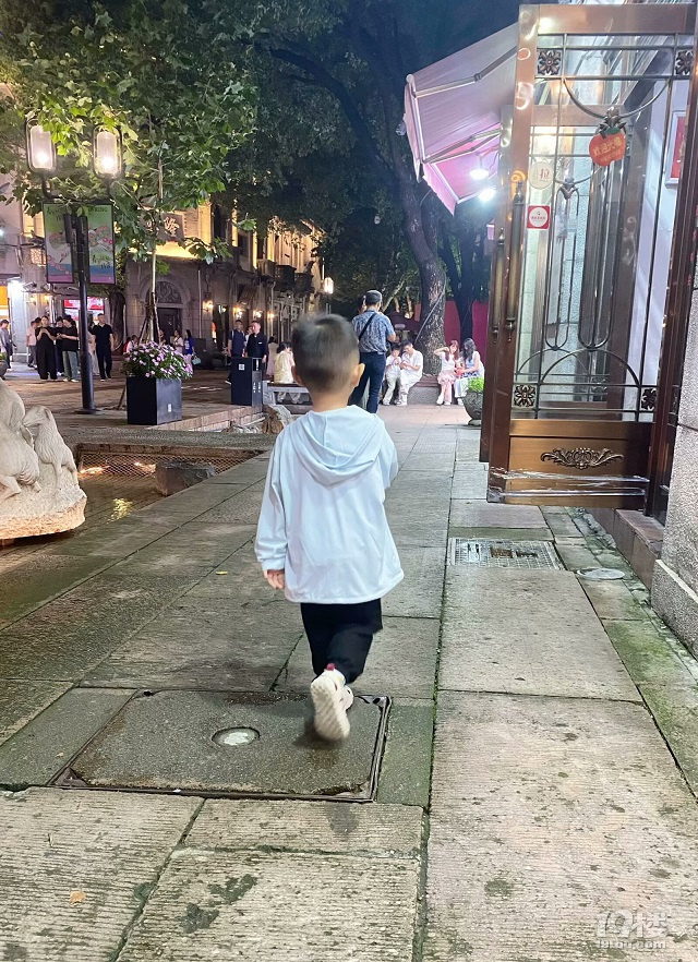 e亼ǴС