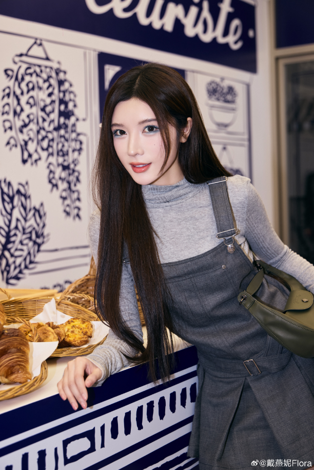 女歌手自曝在路上遭破窗搶劫:“整個(gè)作案過(guò)程就幾秒”