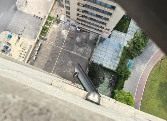 3岁男童18楼坠下奇迹生还，家长回应