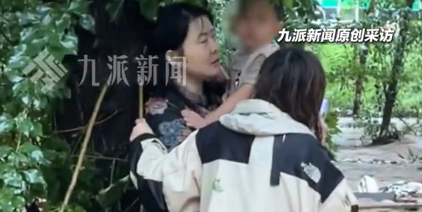 博主稱在景區(qū)露營遇山洪多人被困,還有4歲小孩